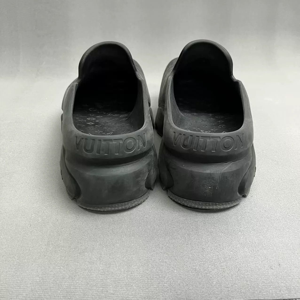 Louis Vuitton louis vuitton black shark bottom shoes Size US 8 / EU 41 - 3 Thumbnail