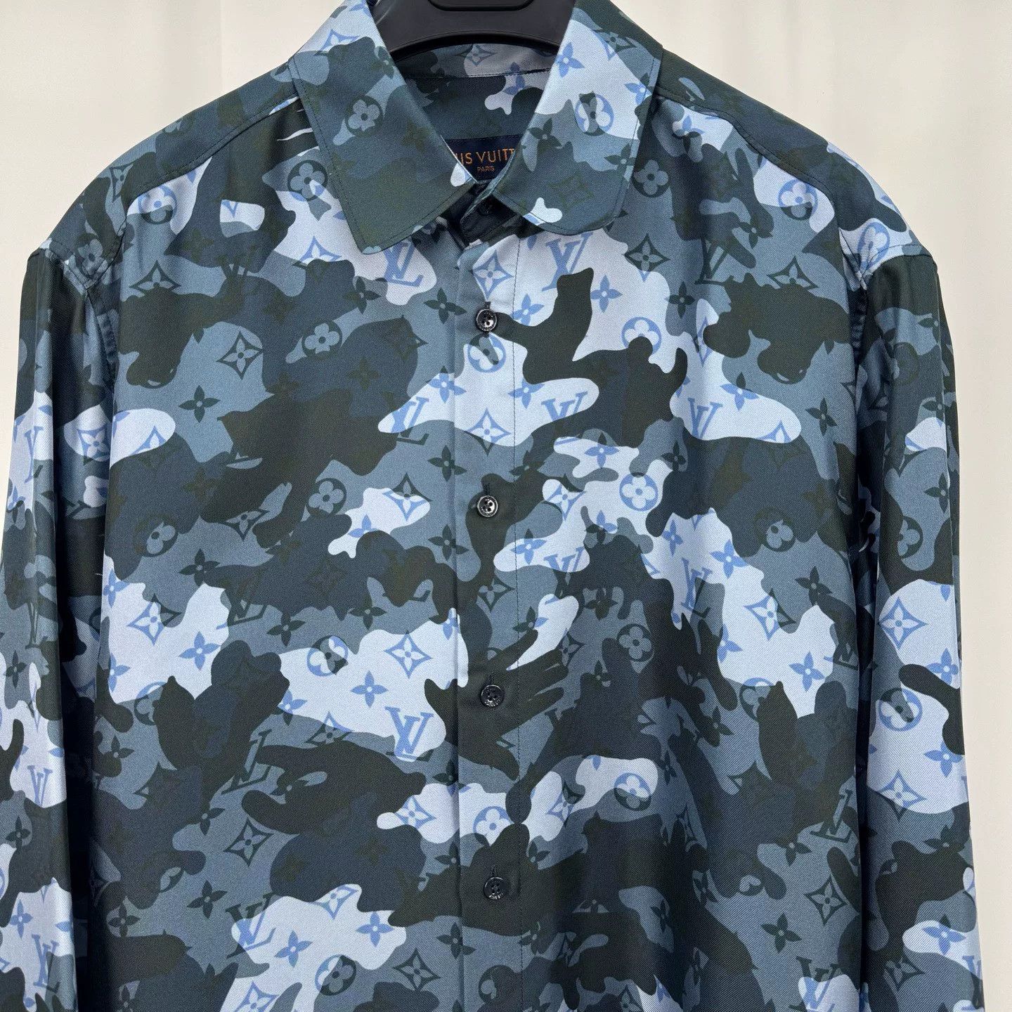 Louis Vuitton camouflage silk shirt by Louis Vuitton Size US M / EU 48-50 / 2 - 2 Thumbnail