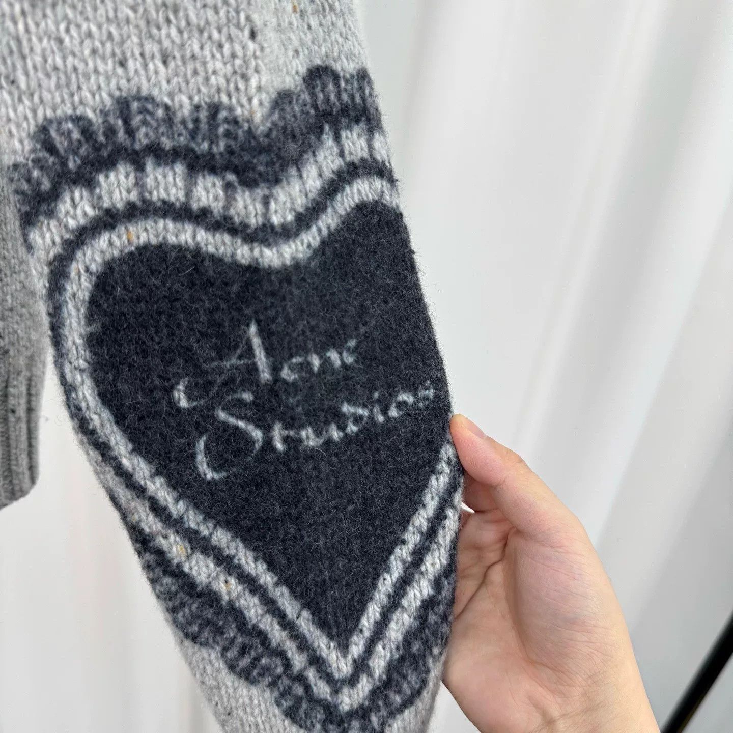 Acne Studios gray heart logo knit sweater Size XXS / US 00 / IT 34 - 5 Thumbnail