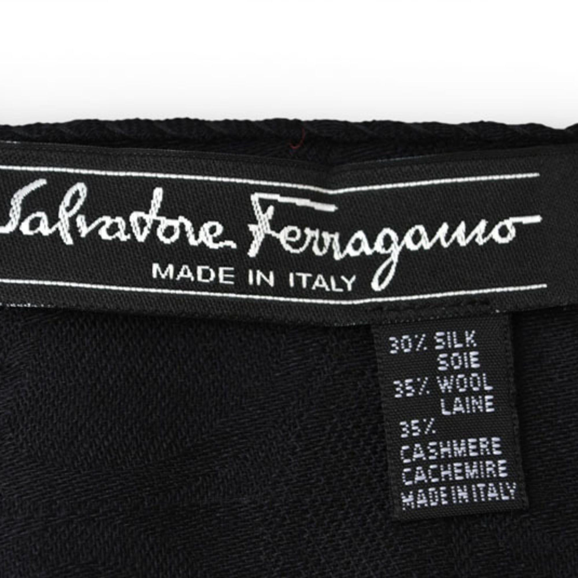 Salvatore Ferragamo Unused Salvatore Ferragamo scarf in black with Gancini pattern. Size ONE SIZE - 5 Thumbnail