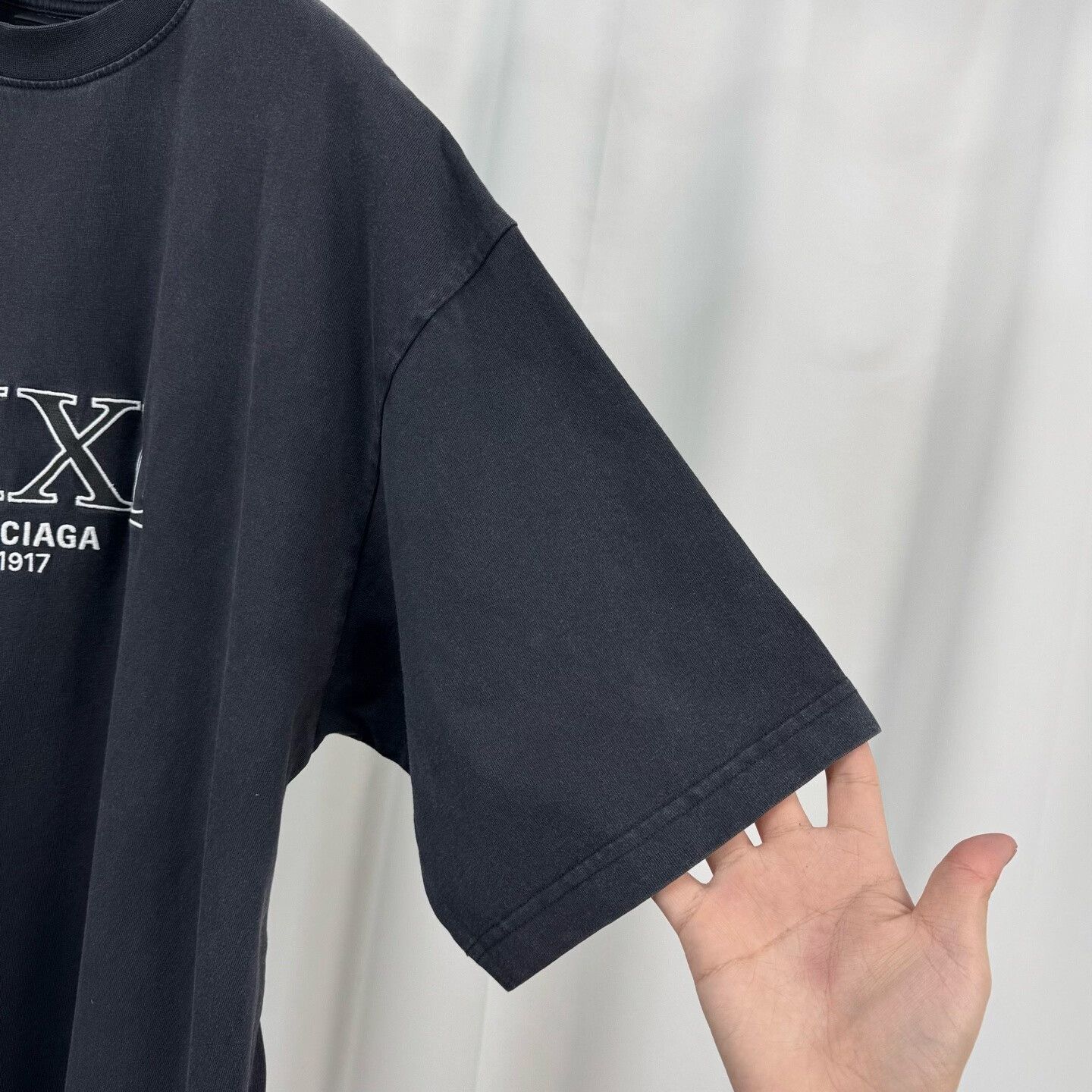 Balenciaga balenciaga embroidered short sleeve t-shirt Size US XS / EU 42 / 0 - 4 Thumbnail