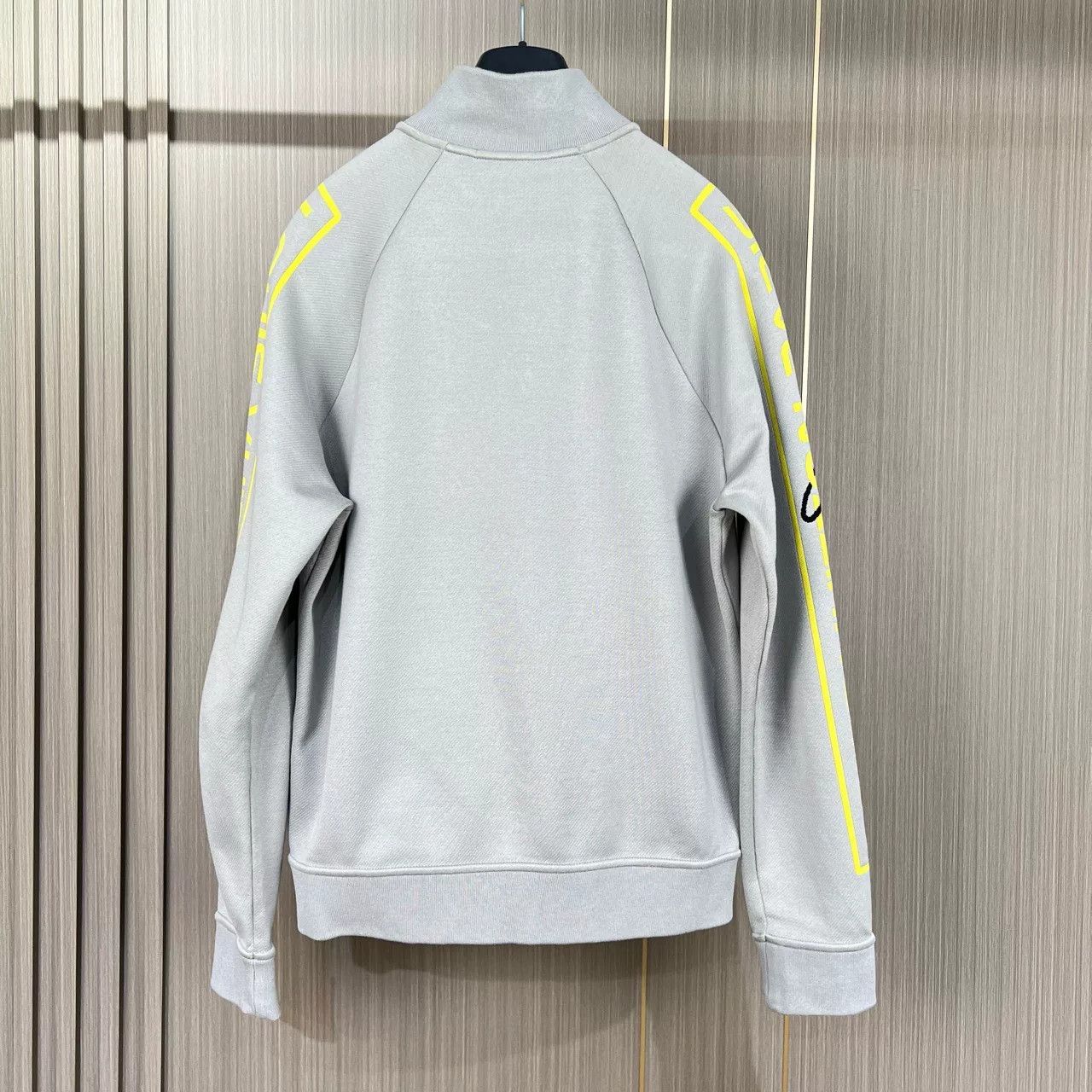 Louis Vuitton louis vuitton gray half-zip sweatshirt with embroidery Size US M / EU 48-50 / 2 - 2 Thumbnail