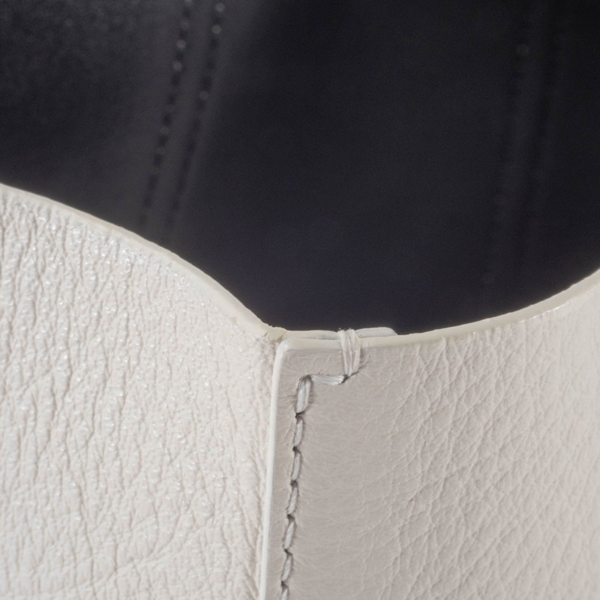 Balenciaga Balenciaga Everyday Tote Bag Shoulder Leather White Size ONE SIZE - 18 Thumbnail