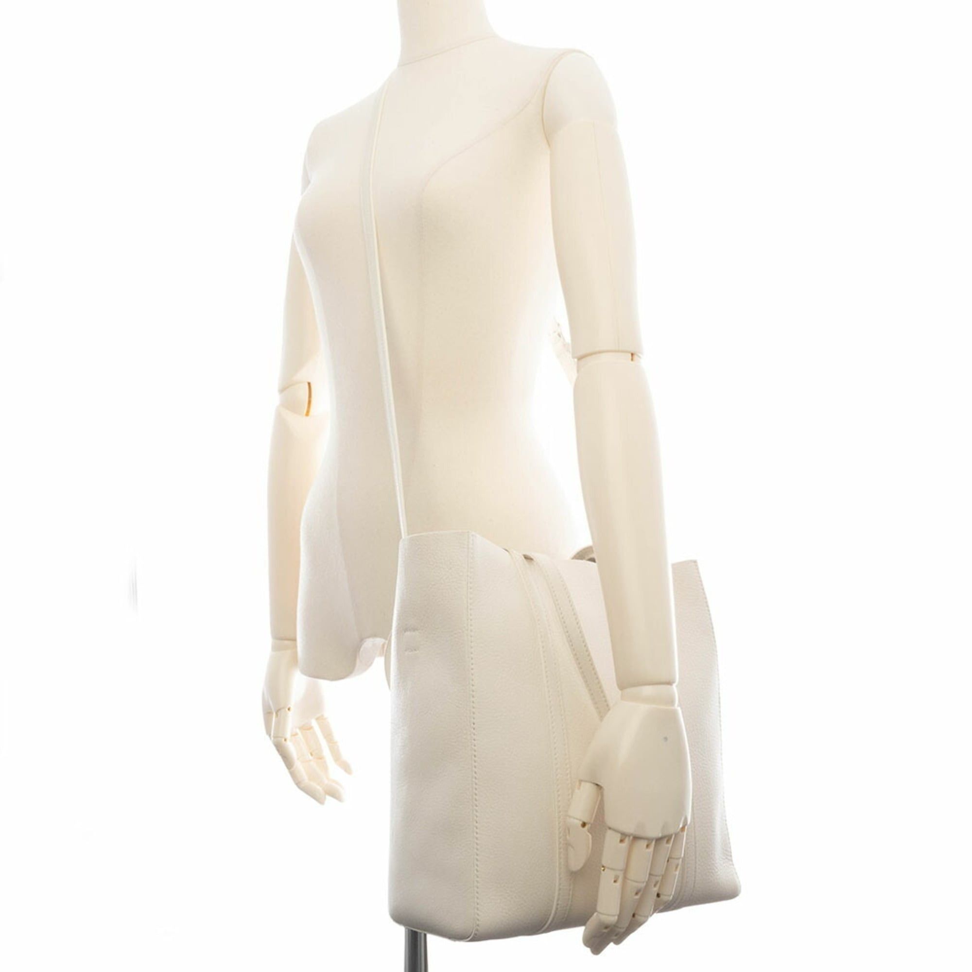 Balenciaga Balenciaga Everyday Tote Bag Shoulder Leather White Size ONE SIZE - 11 Thumbnail