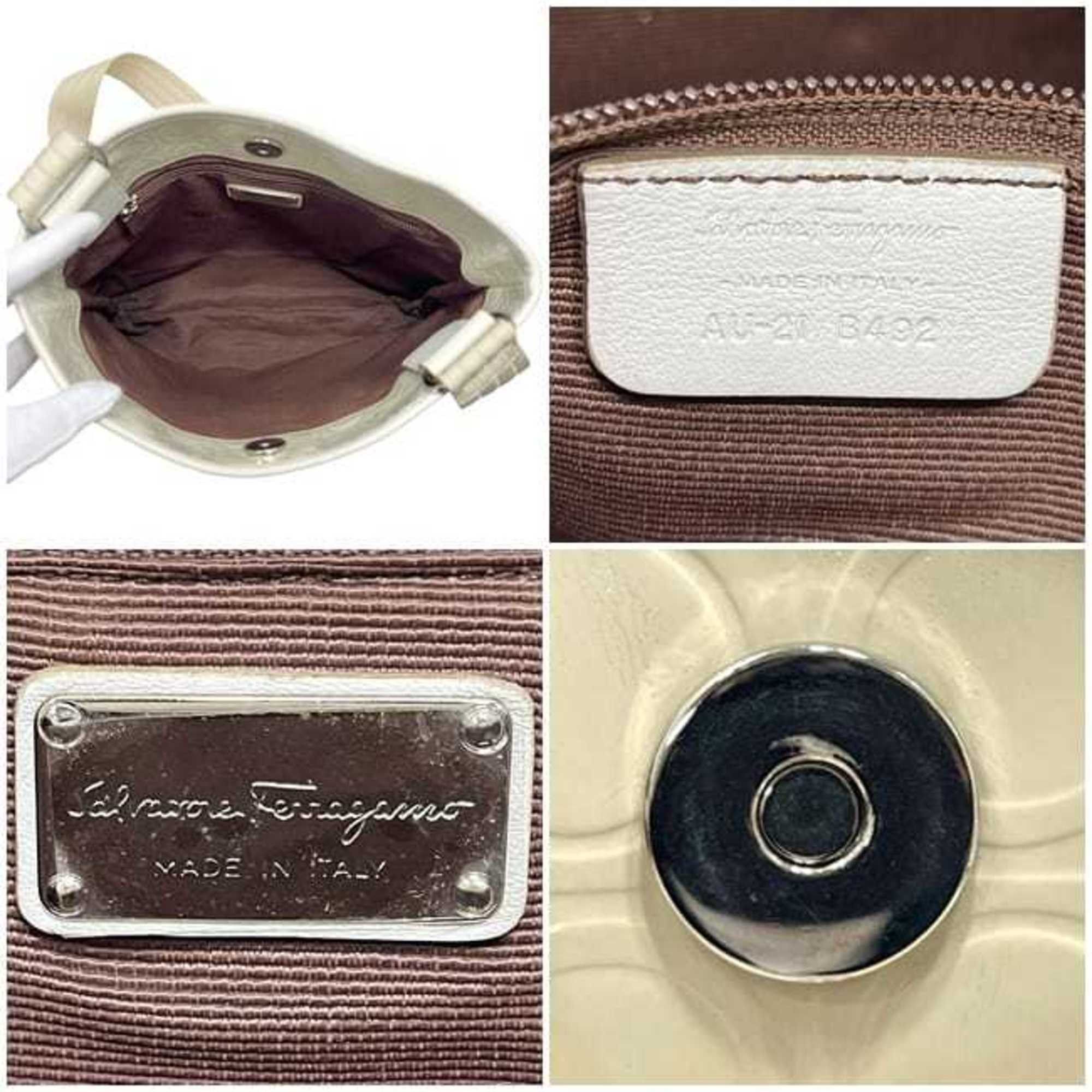 Salvatore Ferragamo Salvatore Ferragamo shoulder bag ec-24801 cream white Gancini AU-21 B492 crossbody in patent leather, one-tone Size ONE SIZE - 4 Thumbnail