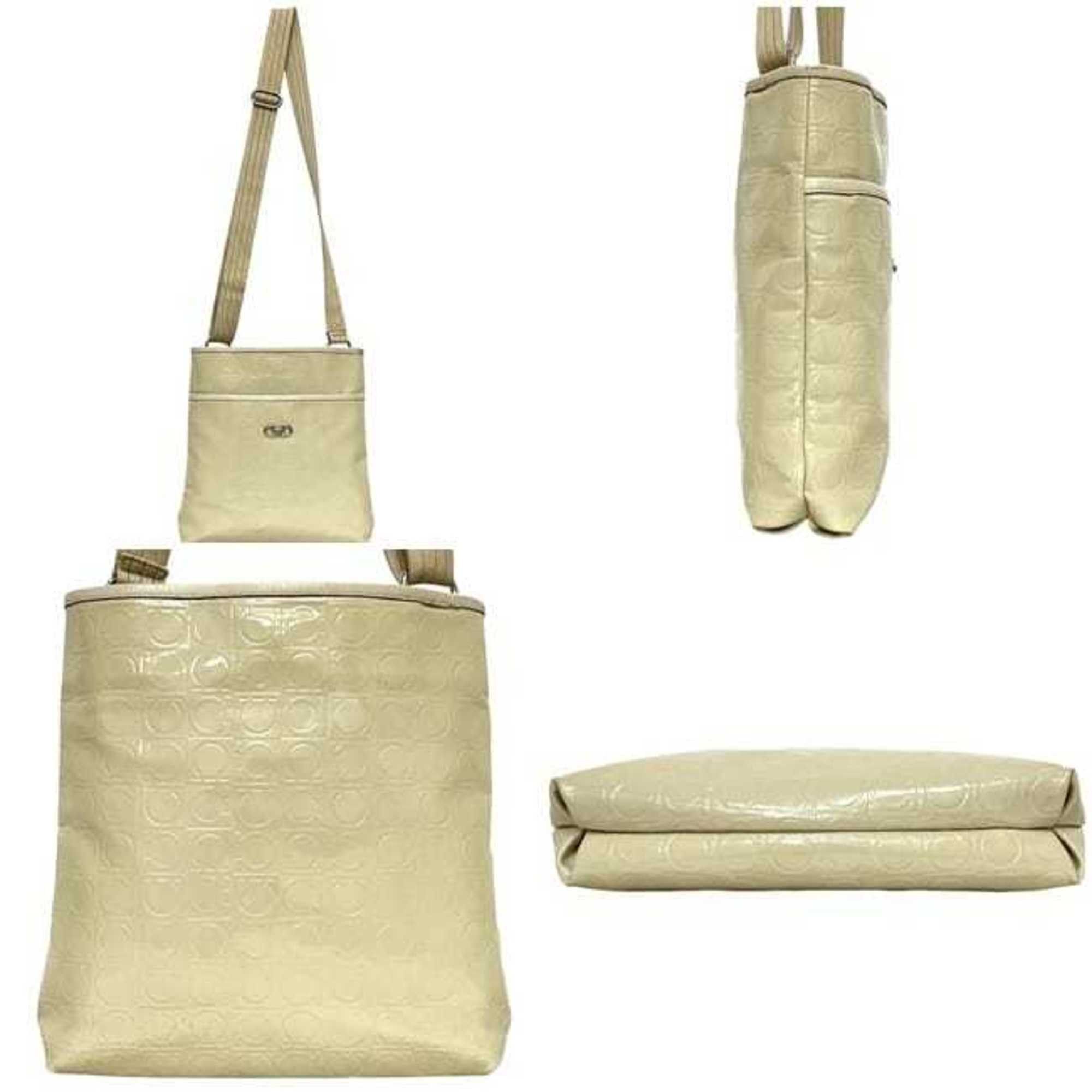 Salvatore Ferragamo Salvatore Ferragamo shoulder bag ec-24801 cream white Gancini AU-21 B492 crossbody in patent leather, one-tone Size ONE SIZE - 3 Thumbnail