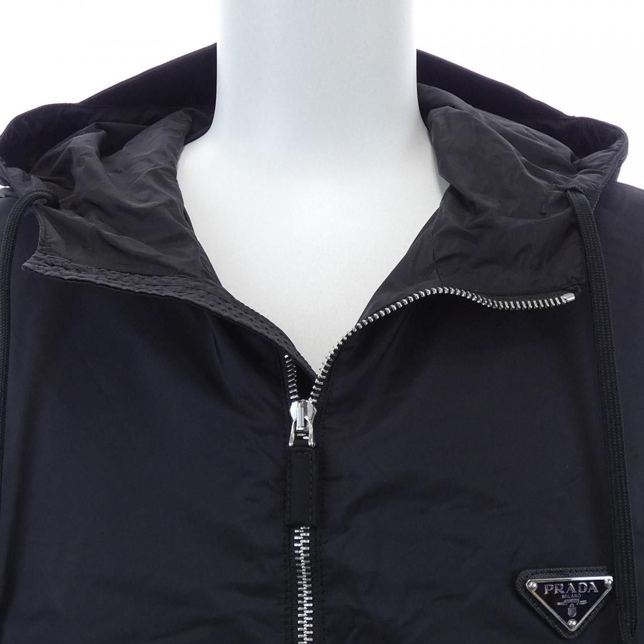 Prada Prada Prada Triangle Logo Re-Nylon Jacket Others Outerwear SGC220 S231 1WQ9 DUTY FREE for USA Size ONE SIZE - 5 Thumbnail