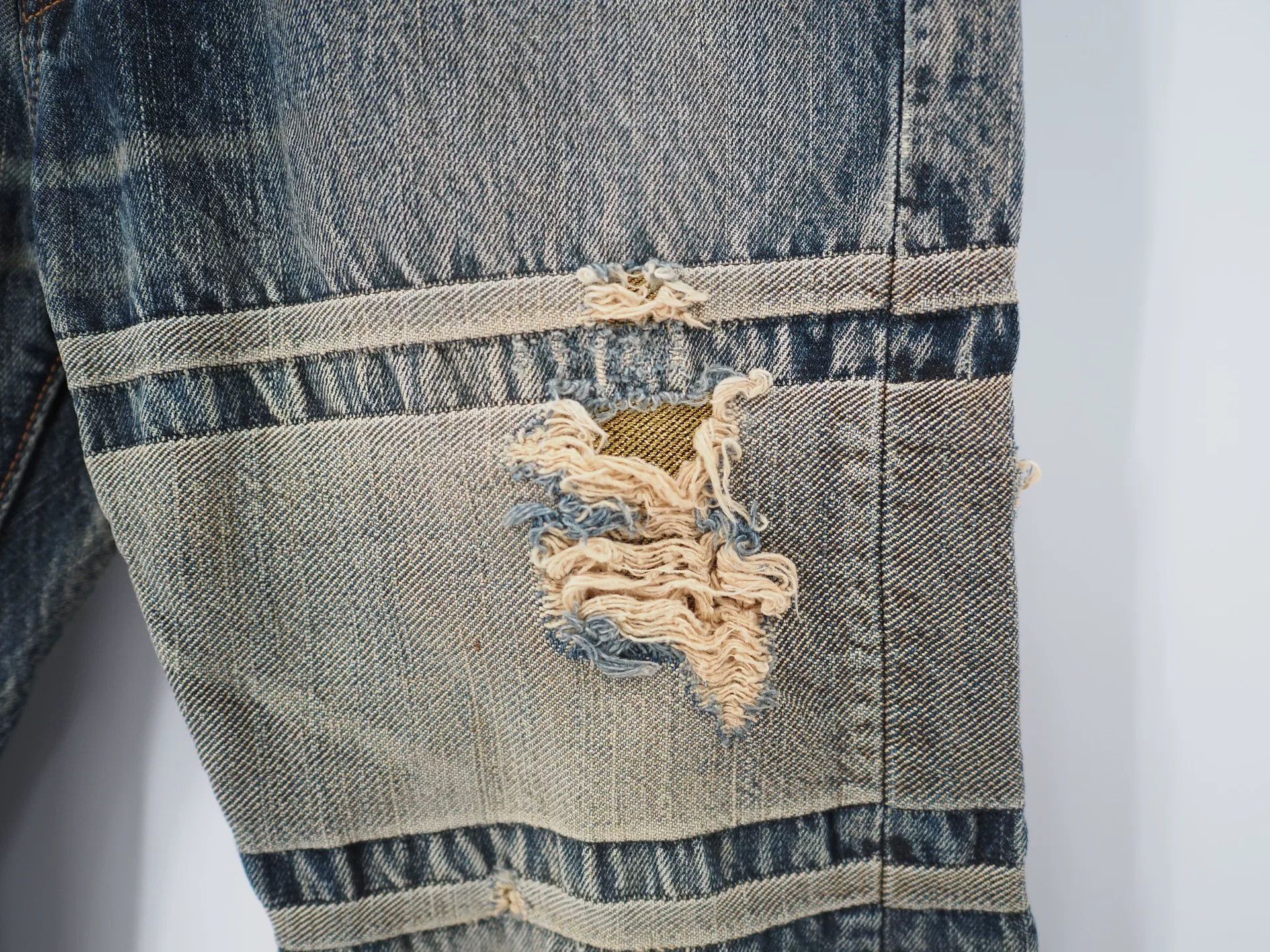 MMW blue denim jeans with gold detail Size US 26 / EU 42 - 6 Thumbnail