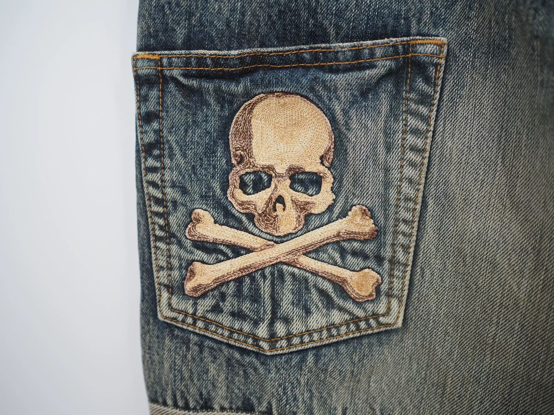 MMW blue denim jeans with gold detail Size US 26 / EU 42 - 3 Thumbnail