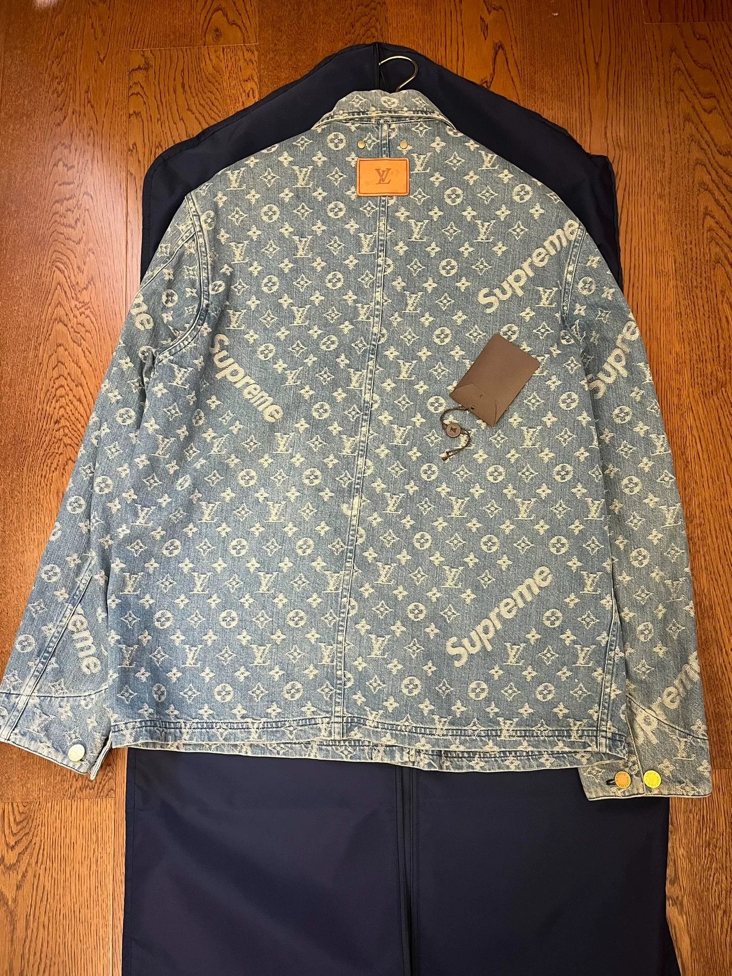Supreme supreme lv denim jacket with tags Size US L / EU 52-54 / 3 - 2 Thumbnail