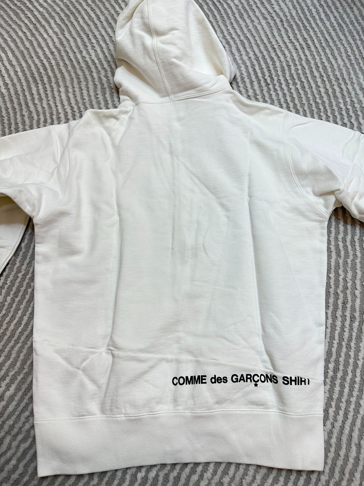 Supreme supreme X cdg collaboration white hoodie Size US M / EU 48-50 / 2 - 3 Thumbnail