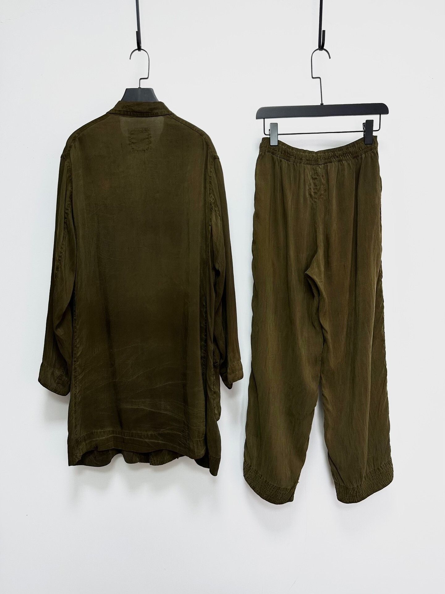 Casey Vidalenc olive silk outfit by chez vidalenc Size M / US 6-8 / IT 42-44 - 2 Thumbnail