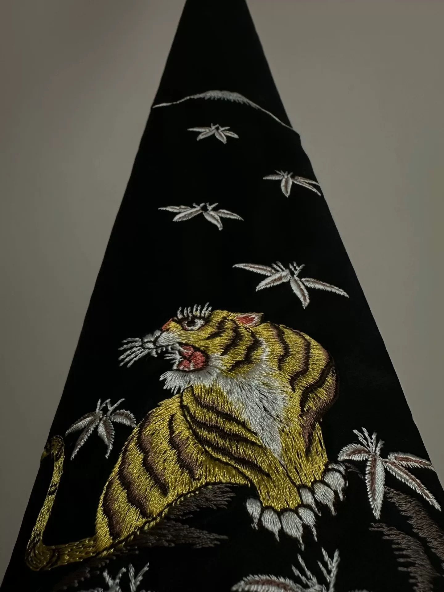 Yohji Yamamoto yohji yamamoto 2004 tiger motif tie Size ONE SIZE - 2 Thumbnail