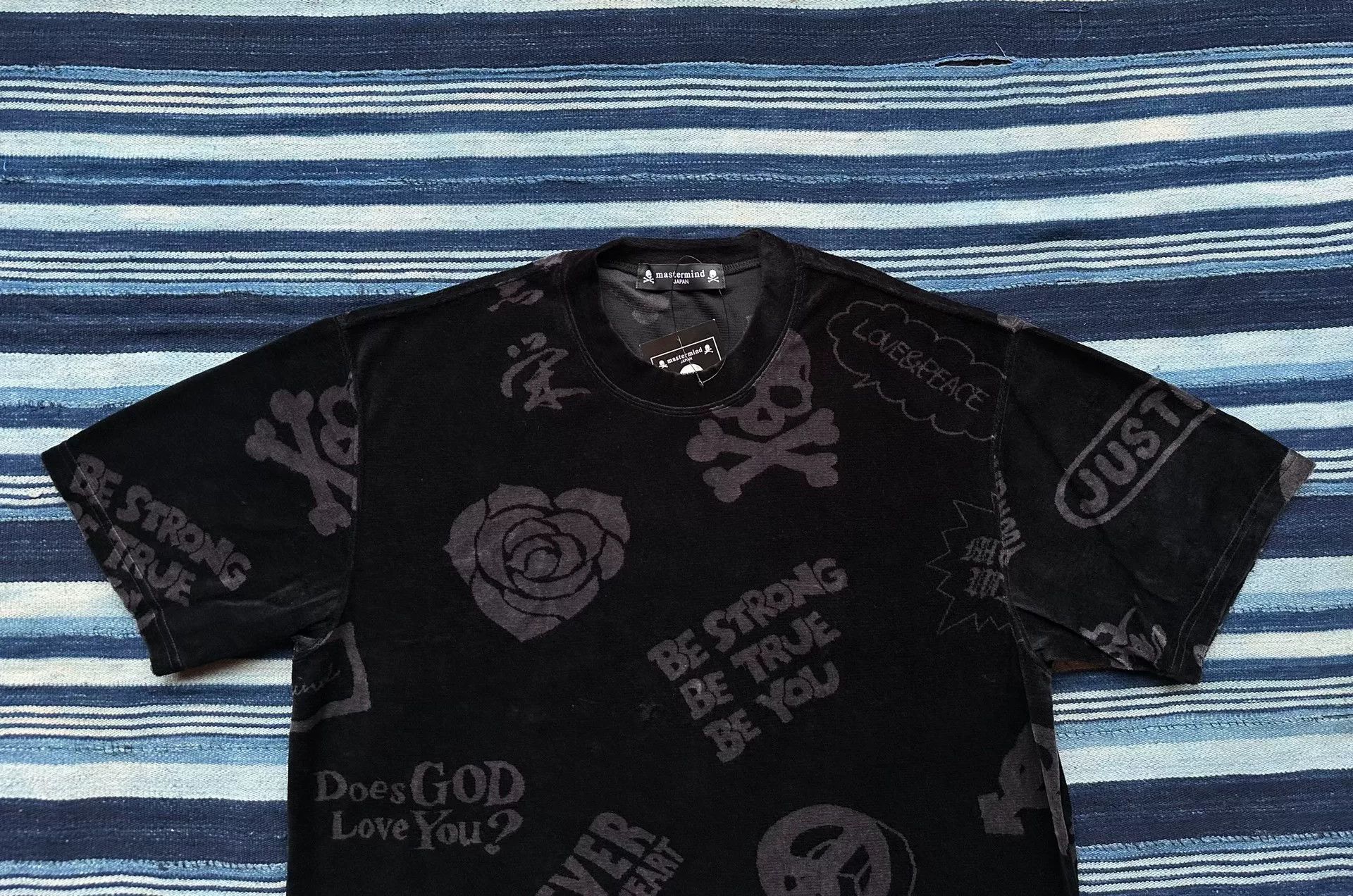 Mastermind Japan mastermind japan black velvet skull t-shirt Size US L / EU 52-54 / 3 - 3 Thumbnail