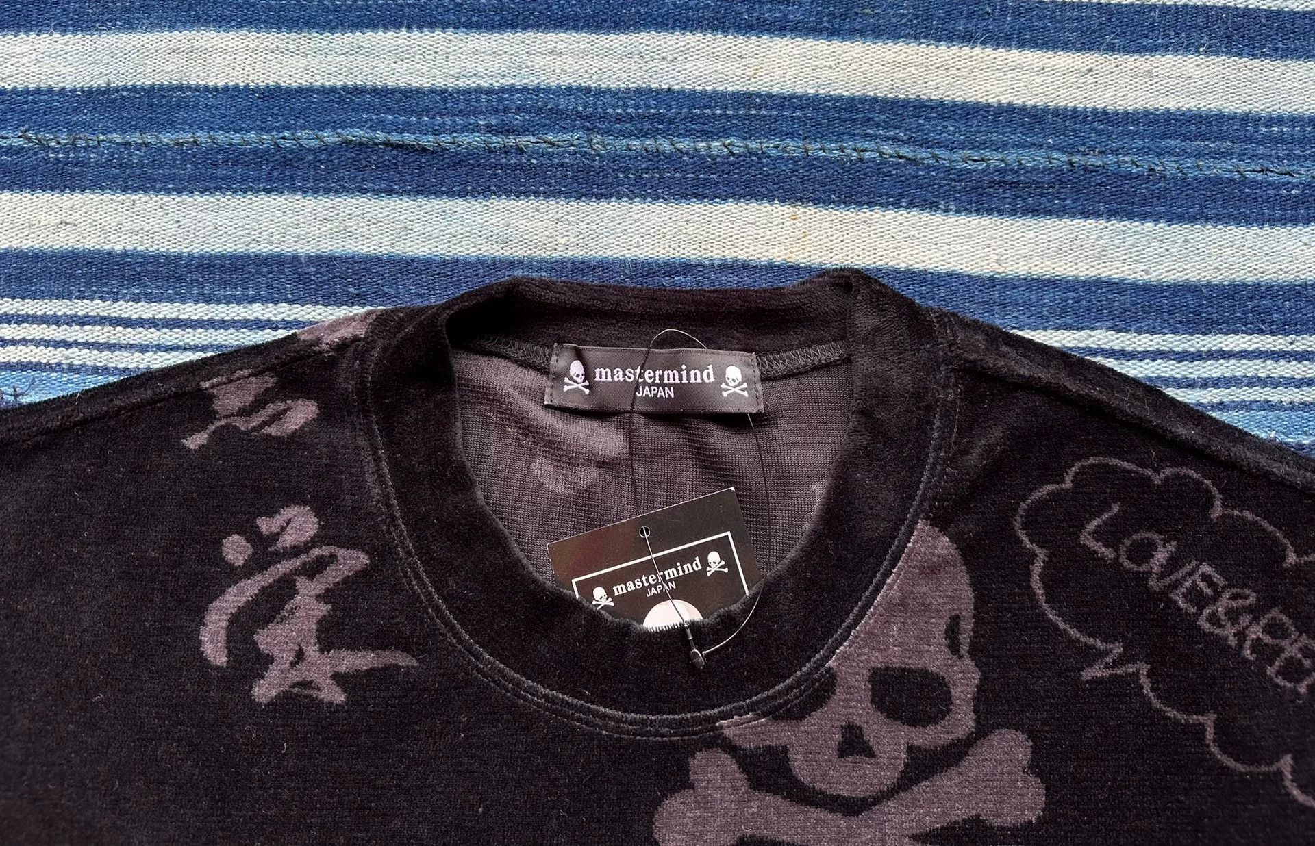 Mastermind Japan mastermind japan black velvet skull t-shirt Size US L / EU 52-54 / 3 - 5 Thumbnail