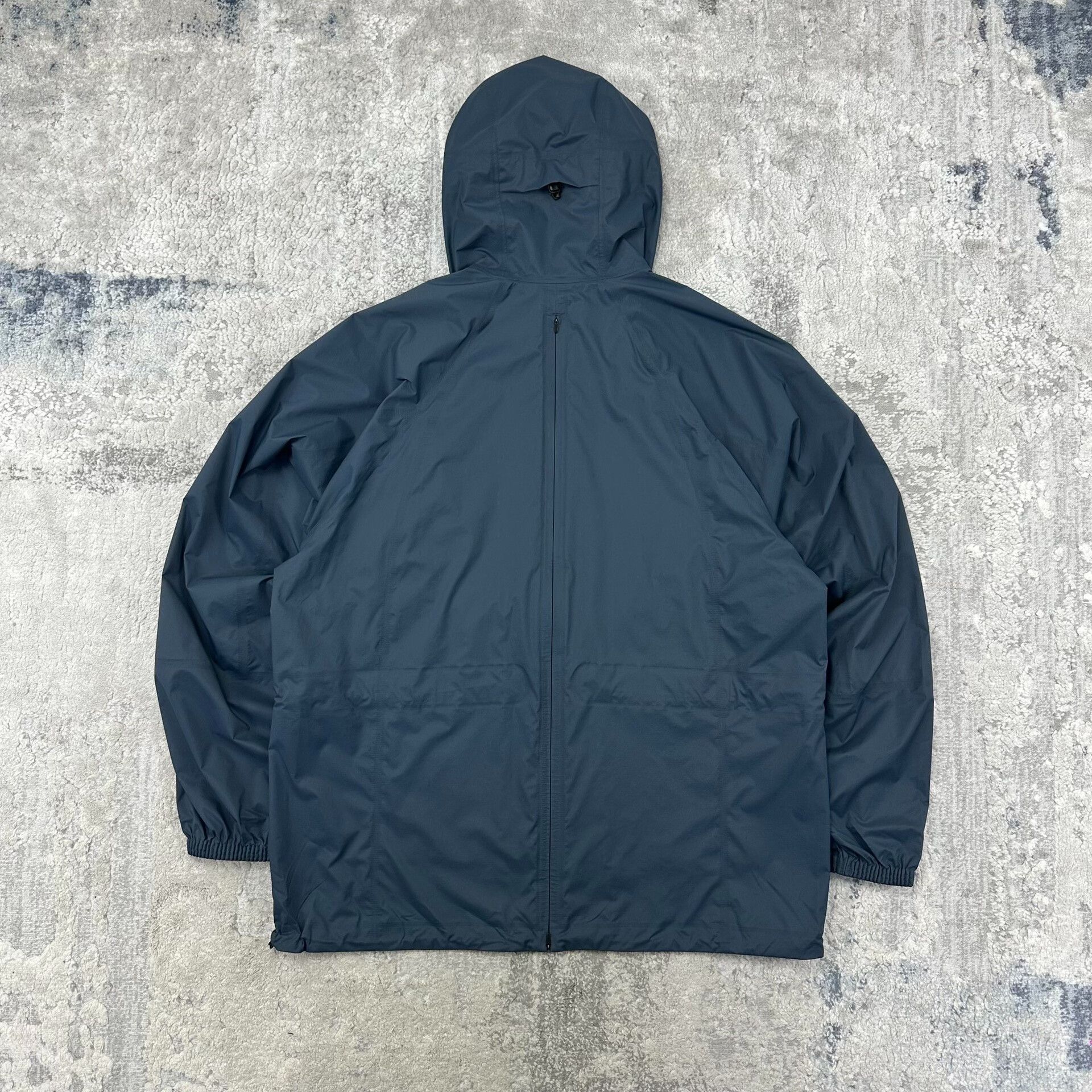 Goldwin packable light parka with adjustable features Size US M / EU 48-50 / 2 - 3 Thumbnail