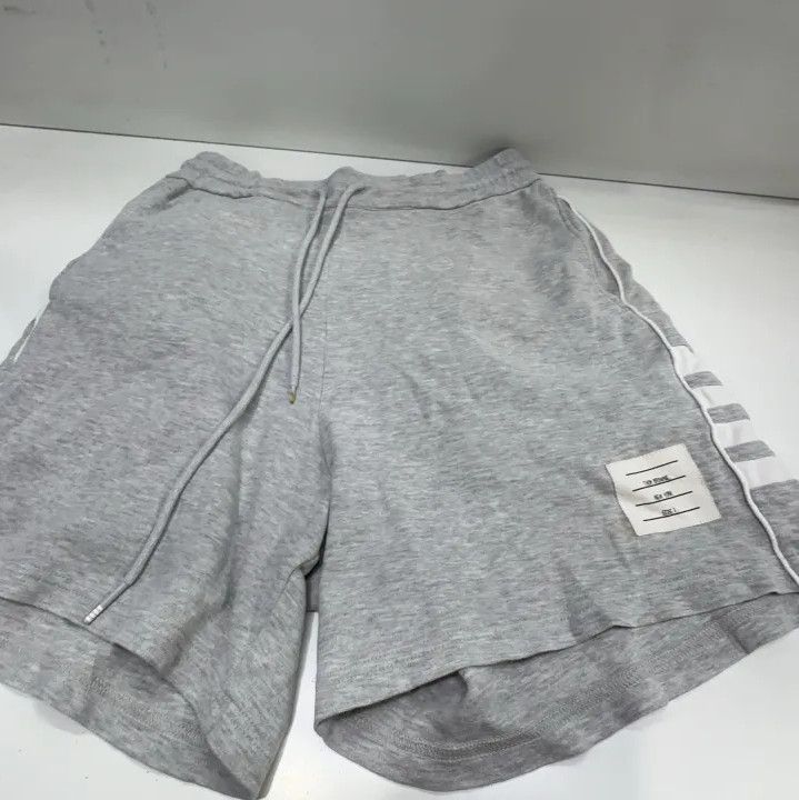 Thom Browne Thom Browne Grey Striped Shorts for Men Size US 26 / EU 42 - 8 Thumbnail