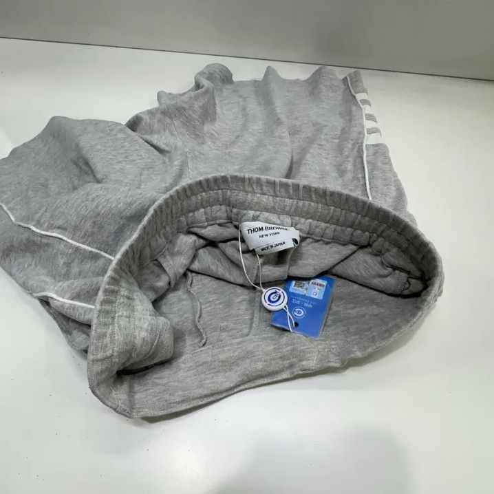 Thom Browne Thom Browne Grey Striped Shorts for Men Size US 26 / EU 42 - 7 Thumbnail