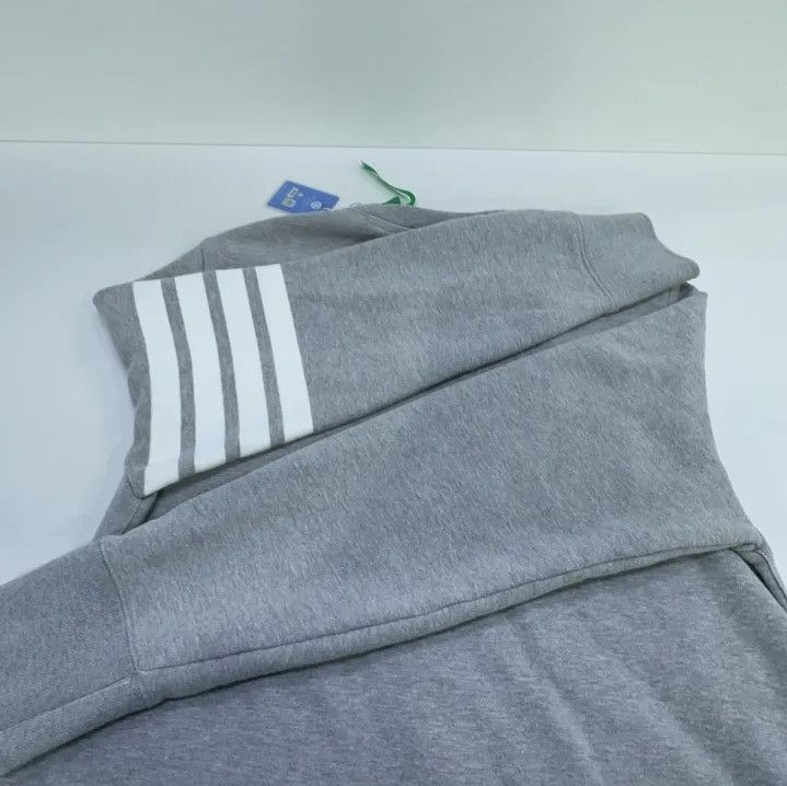 Thom Browne Thom Browne Classic Grey Crewneck Sweatshirt Size US L / EU 52-54 / 3 - 11 Thumbnail