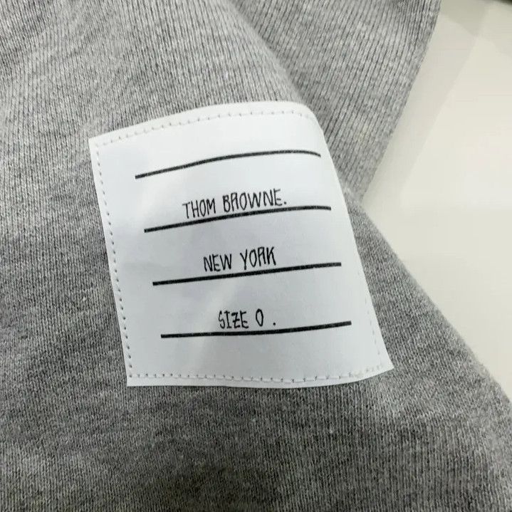 Thom Browne Thom Browne Classic Gray Crewneck Sweatshirt for Men Size US M / EU 48-50 / 2 - 7 Thumbnail