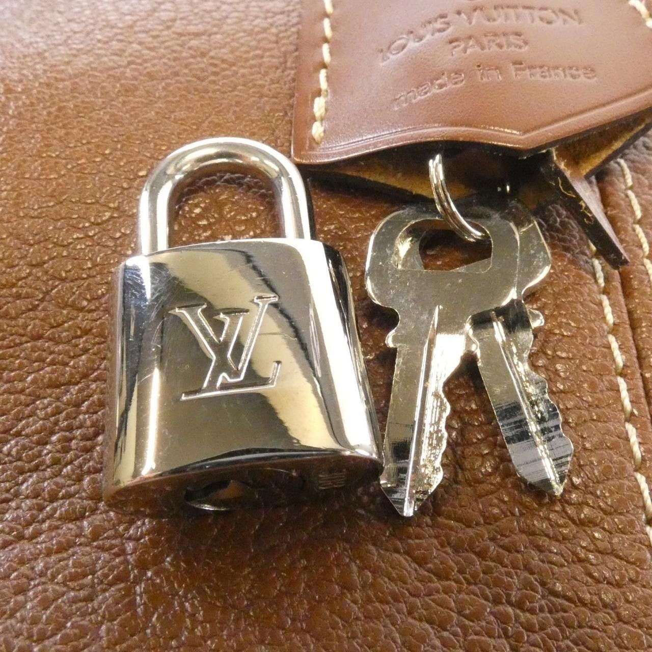 Louis Vuitton Louis Vuitton Louis Vuitton Suhali Lockit Goat Leather Bag Leather Handbag M91889 DUTY FREE for USA Size ONE SIZE - 4 Thumbnail