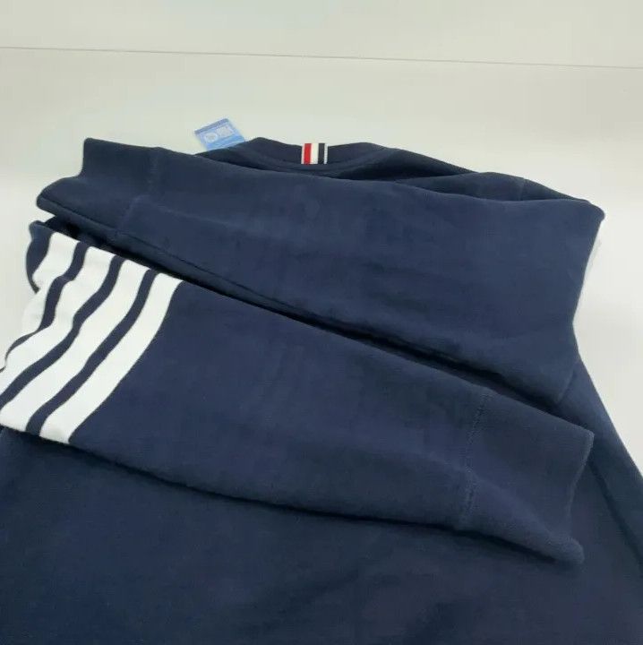 Thom Browne Thom Browne Classic Crewneck Sweatshirt for Men Size US M / EU 48-50 / 2 - 14 Thumbnail