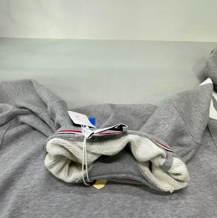 Thom Browne Thom Browne Gray Long Sleeve Sweatshirt Size US M / EU 48-50 / 2 - 11 Thumbnail