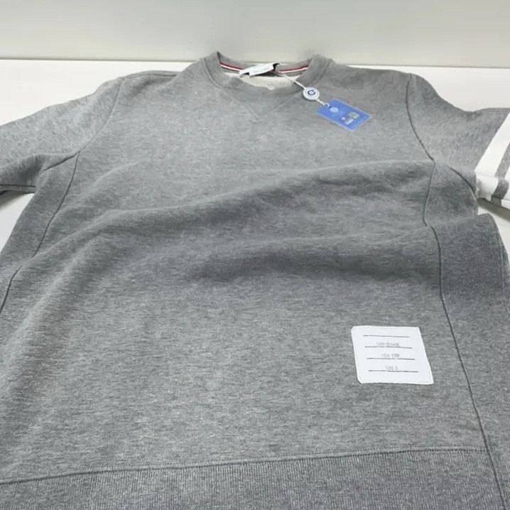 Thom Browne Thom Browne Gray Classic Four-Stripe Sweatshirt Size US M / EU 48-50 / 2 - 9 Thumbnail