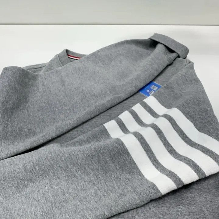 Thom Browne Thom Browne Gray Classic Four-Stripe Sweatshirt Size US M / EU 48-50 / 2 - 12 Thumbnail