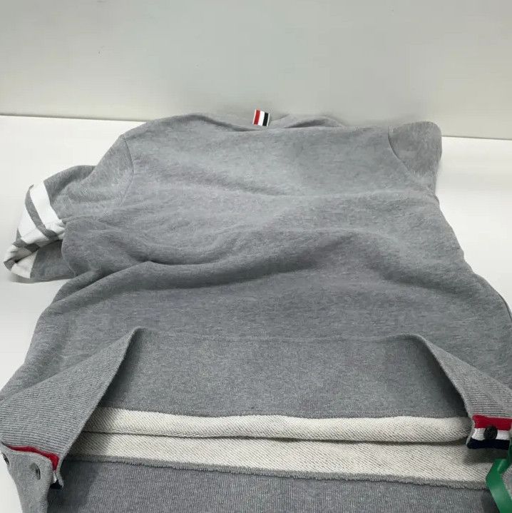 Thom Browne Thom Browne Gray Classic Four-Stripe Sweatshirt Size US M / EU 48-50 / 2 - 13 Thumbnail