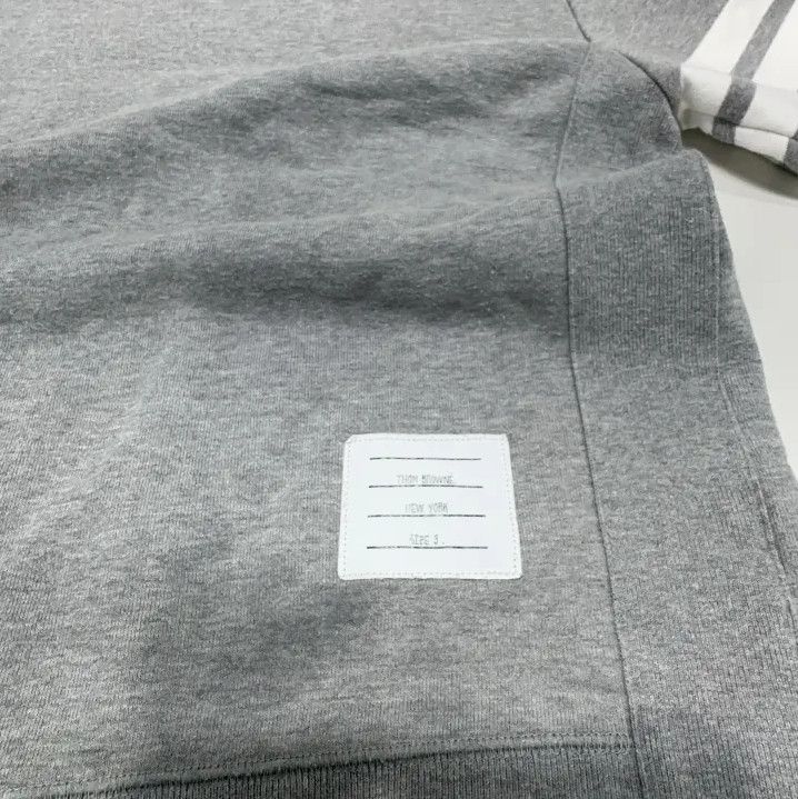Thom Browne Thom Browne Gray Classic Four-Stripe Sweatshirt Size US M / EU 48-50 / 2 - 10 Thumbnail