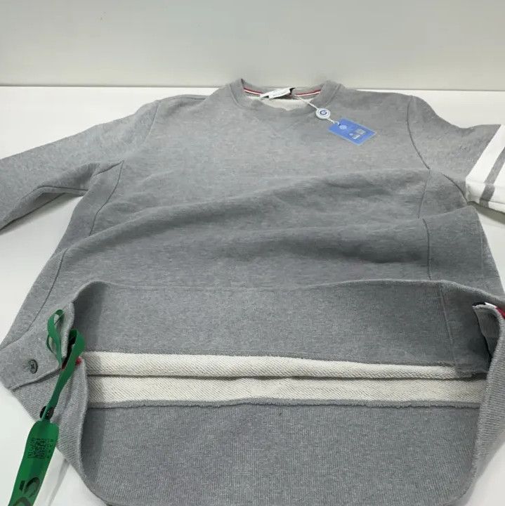 Thom Browne Thom Browne Gray Classic Four-Stripe Sweatshirt Size US M / EU 48-50 / 2 - 8 Thumbnail