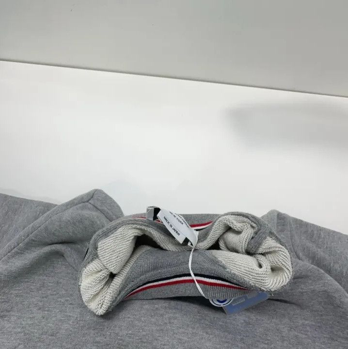 Thom Browne Thom Browne Gray Classic Four-Stripe Sweatshirt Size US M / EU 48-50 / 2 - 7 Thumbnail
