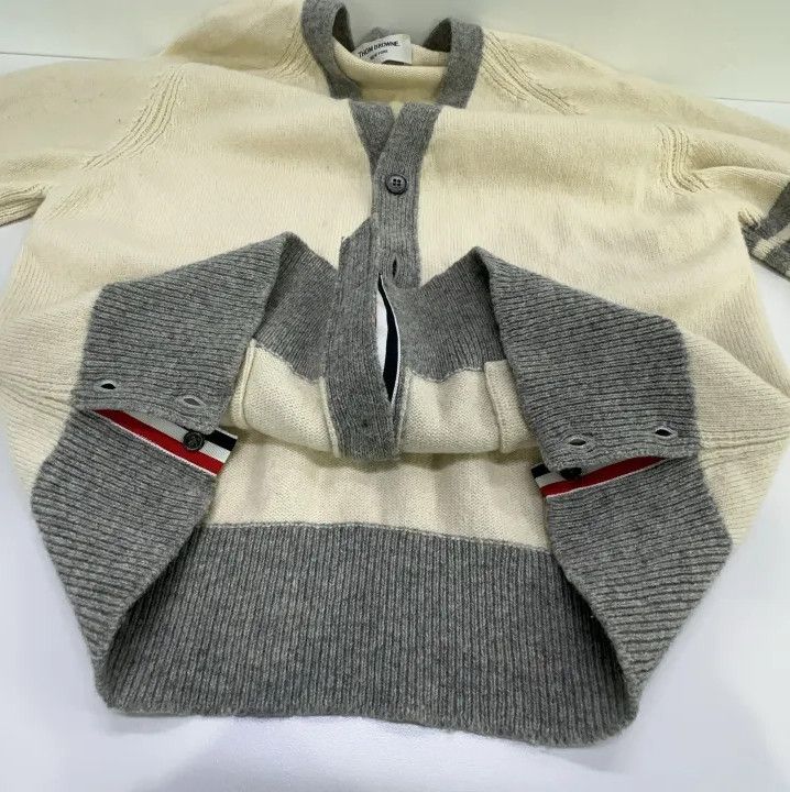 Thom Browne Thom Browne Colorblock V-Neck Knit Sweater Size US M / EU 48-50 / 2 - 11 Thumbnail