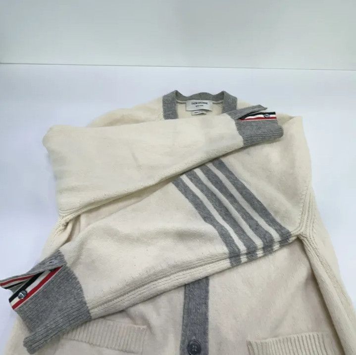Thom Browne Thom Browne Colorblock V-Neck Knit Sweater Size US M / EU 48-50 / 2 - 13 Thumbnail