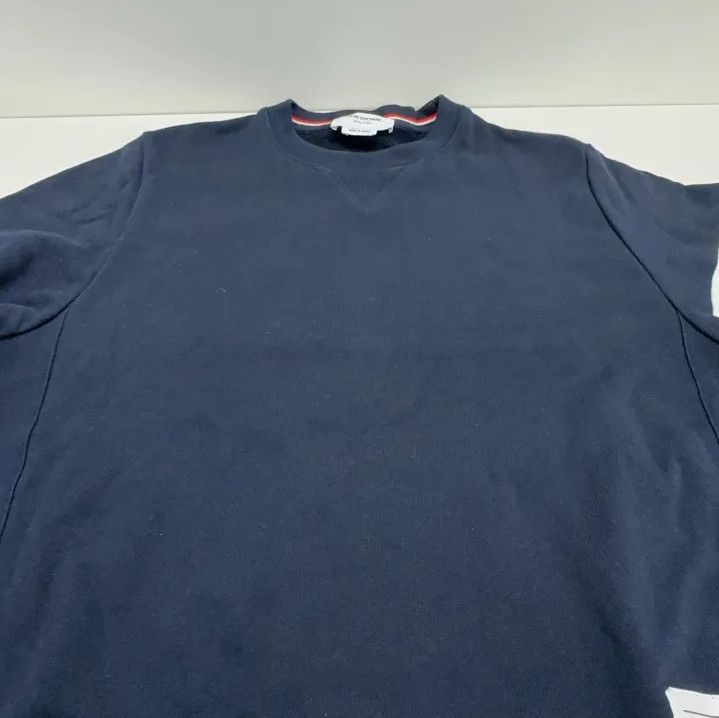 Thom Browne Thom Browne Classic Navy Crewneck Sweatshirt for Men Size US M / EU 48-50 / 2 - 8 Thumbnail