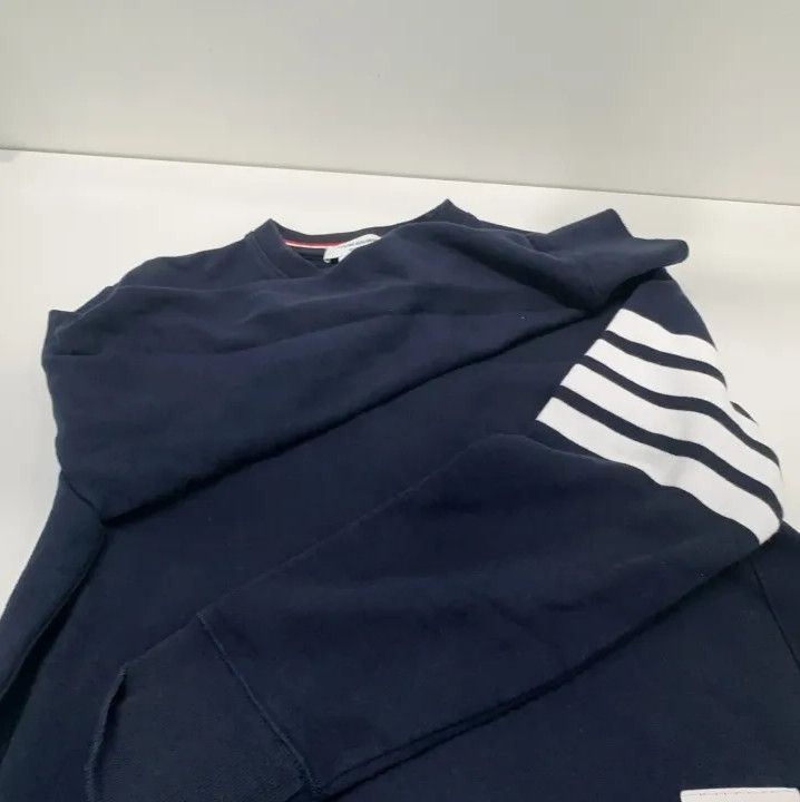 Thom Browne Thom Browne Classic Navy Blue Crewneck Sweatshirt Size US L / EU 52-54 / 3 - 19 Thumbnail