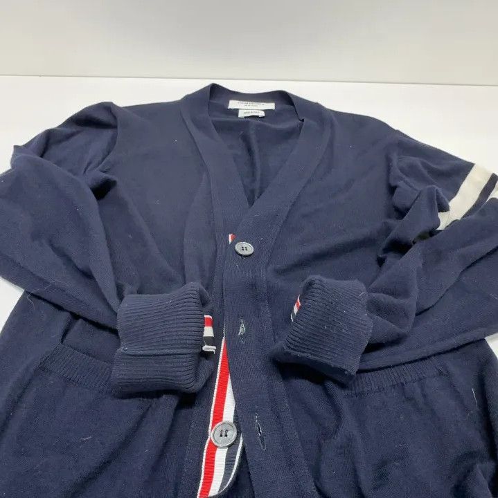 Thom Browne Thom Browne Classic V-Neck Cardigan in Blue Size US M / EU 48-50 / 2 - 9 Thumbnail