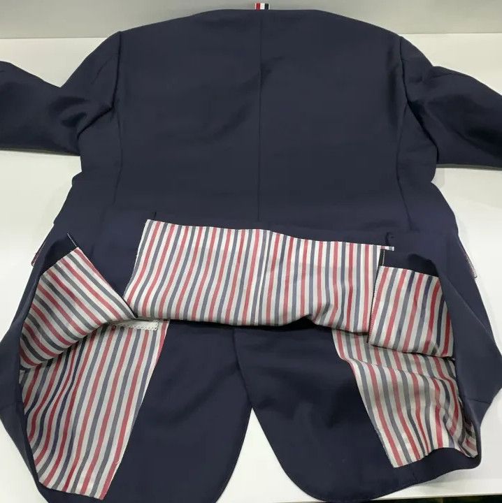 Thom Browne Thom Browne Casual Wool Blazer for Men Size US S / EU 44-46 / 1 - 13 Thumbnail