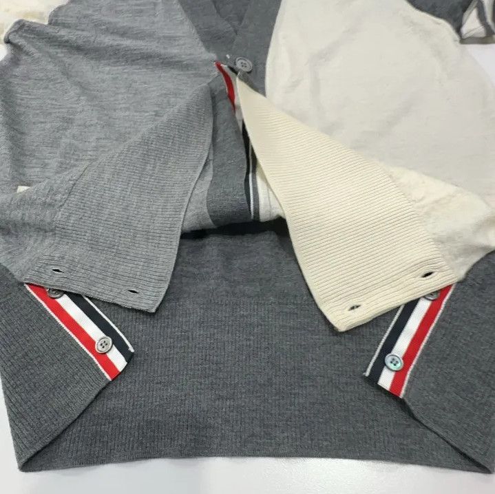 Thom Browne Thom Browne Gray V-Neck Striped Cardigan Sweater Size US M / EU 48-50 / 2 - 9 Thumbnail