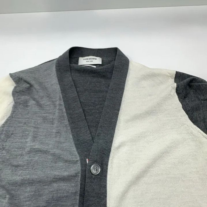 Thom Browne Thom Browne Gray V-Neck Striped Cardigan Sweater Size US M / EU 48-50 / 2 - 7 Thumbnail