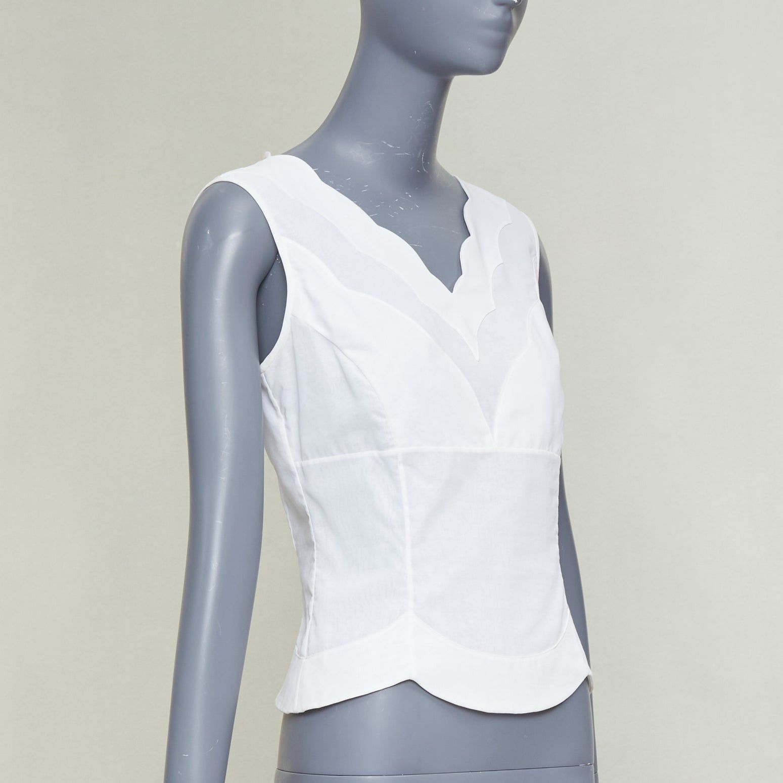 Dior CHRISTIAN DIOR white cotton scalloped collar detail fitted vest shirt FR36 S Size S / US 4 / IT 40 - 3 Thumbnail