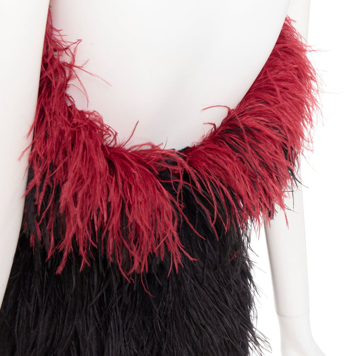 Alexandre Vauthier rare ALEXANDRE VAUTHIER COUTURE SS2022 Runway black red ostrich feather strapless mini dress Size S / US 4 / IT 40 - 2 Thumbnail
