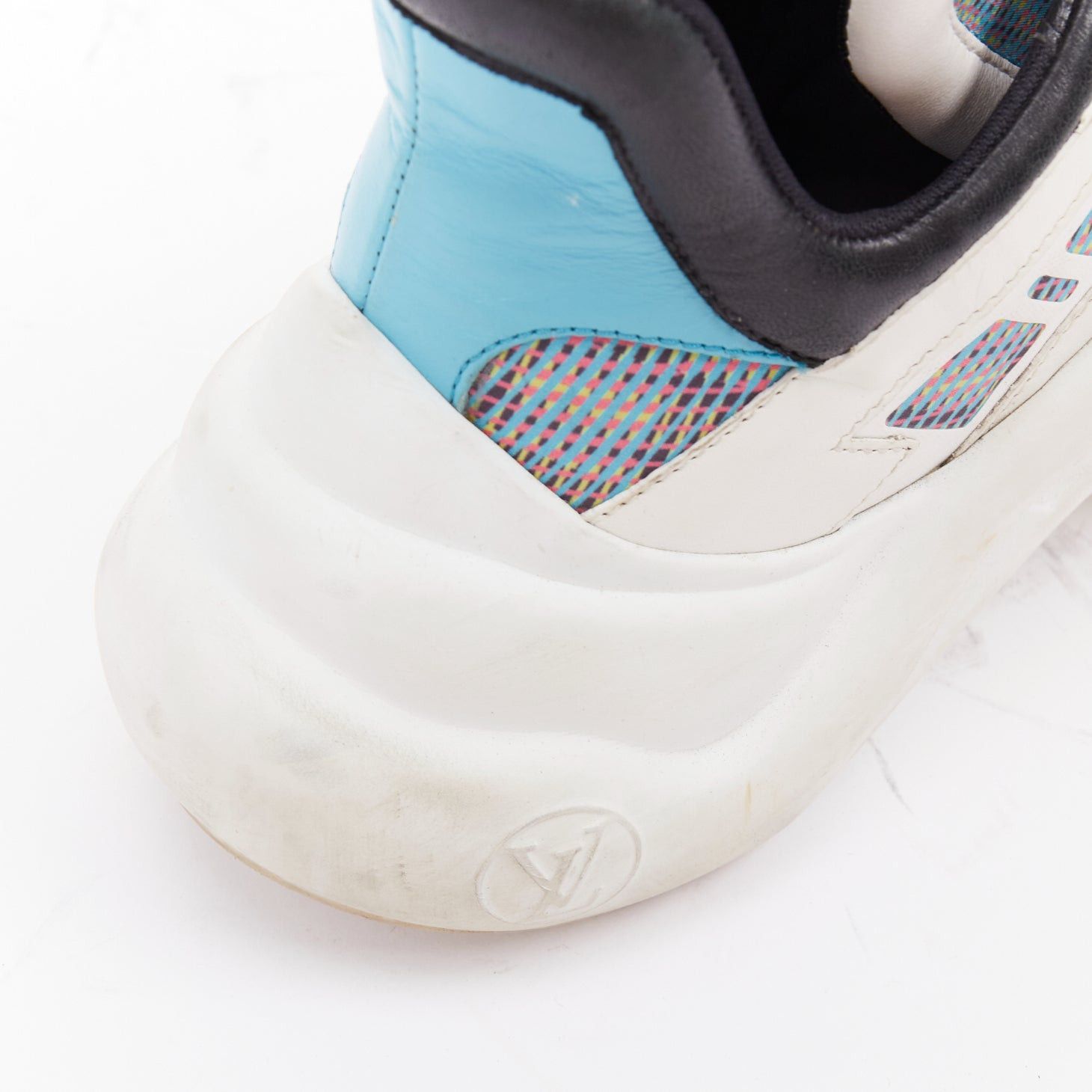 Louis Vuitton LOUIS VUITTON Archlight white leather black blue monogram chunky sneakers EU39 Size US 9 / IT 39 - 8 Thumbnail