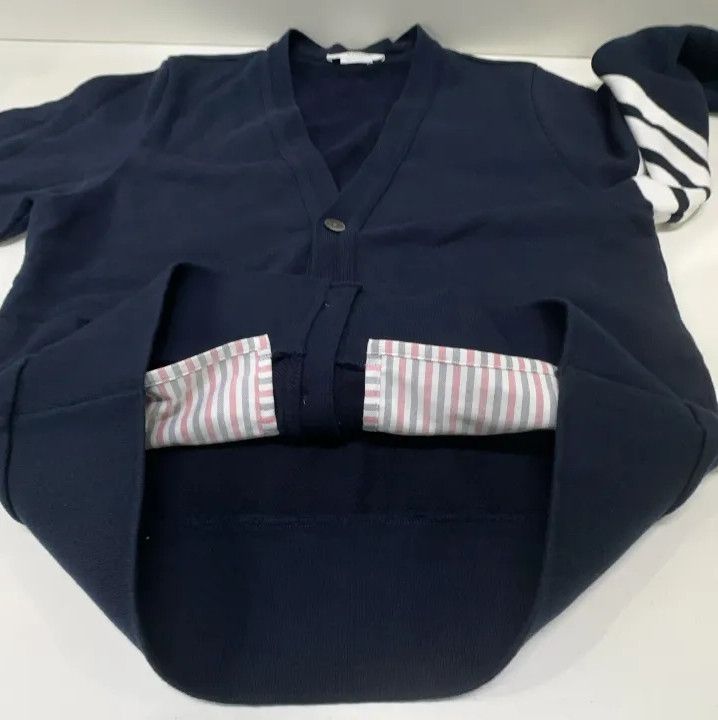 Thom Browne Thom Browne Classic V-Neck Knit Cardigan for Men Size US S / EU 44-46 / 1 - 12 Thumbnail