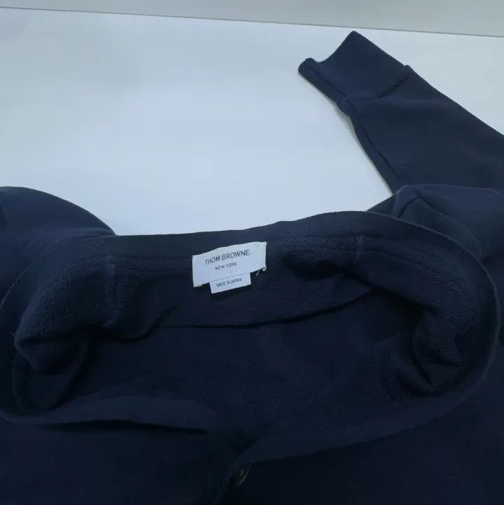 Thom Browne Thom Browne Classic V-Neck Knit Cardigan for Men Size US S / EU 44-46 / 1 - 6 Thumbnail