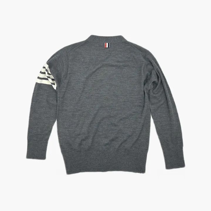 Thom Browne Thom Browne Gray V-Neck Button Cardigan For Men Size US S / EU 44-46 / 1 - 3 Thumbnail