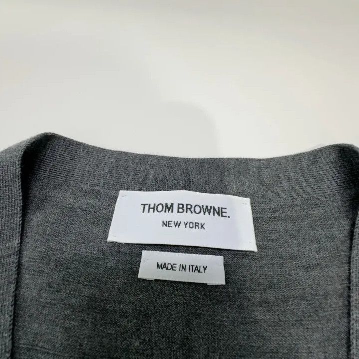 Thom Browne Thom Browne Gray V-Neck Button Cardigan For Men Size US S / EU 44-46 / 1 - 4 Thumbnail
