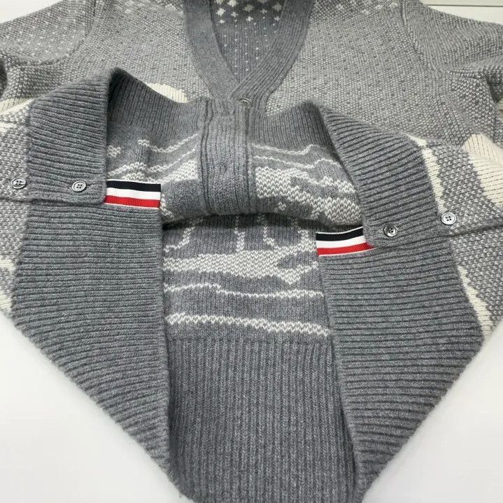 Thom Browne Thom Browne Geometric Pattern V-Neck Cardigan Size US M / EU 48-50 / 2 - 13 Thumbnail