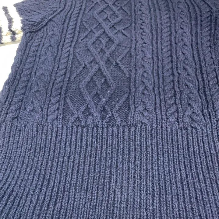 Thom Browne Thom Browne Navy V-Neck Cable Knit Sweater Size US S / EU 44-46 / 1 - 10 Thumbnail